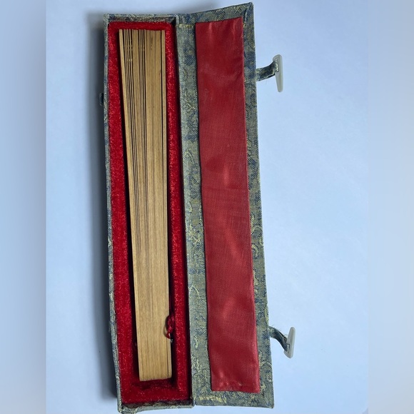 Chinese Asian Cut Sandal Wood Folding Hand Fan With Box - Picture 3 of 8